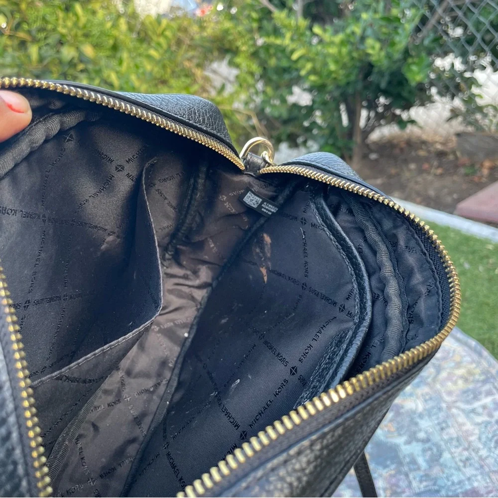 Michael Kors MK crossbody black chain purse - Picture 13 of 13